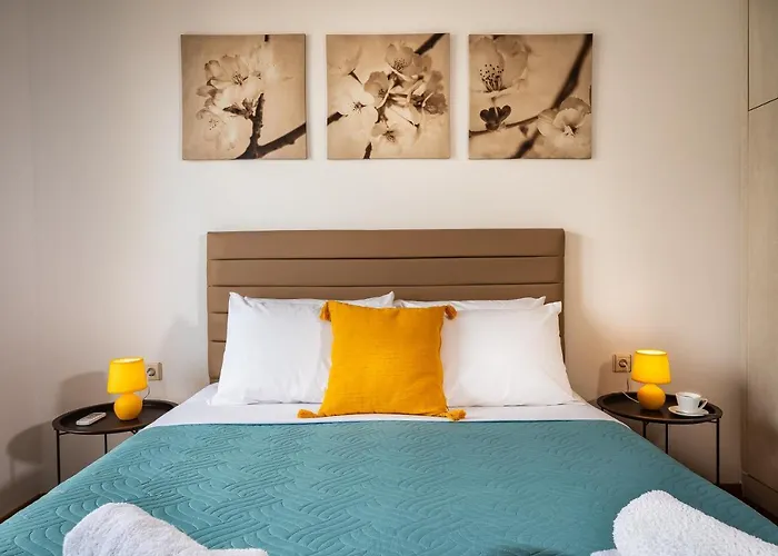 Central Apt. With Parking - 3 Min From Old Port